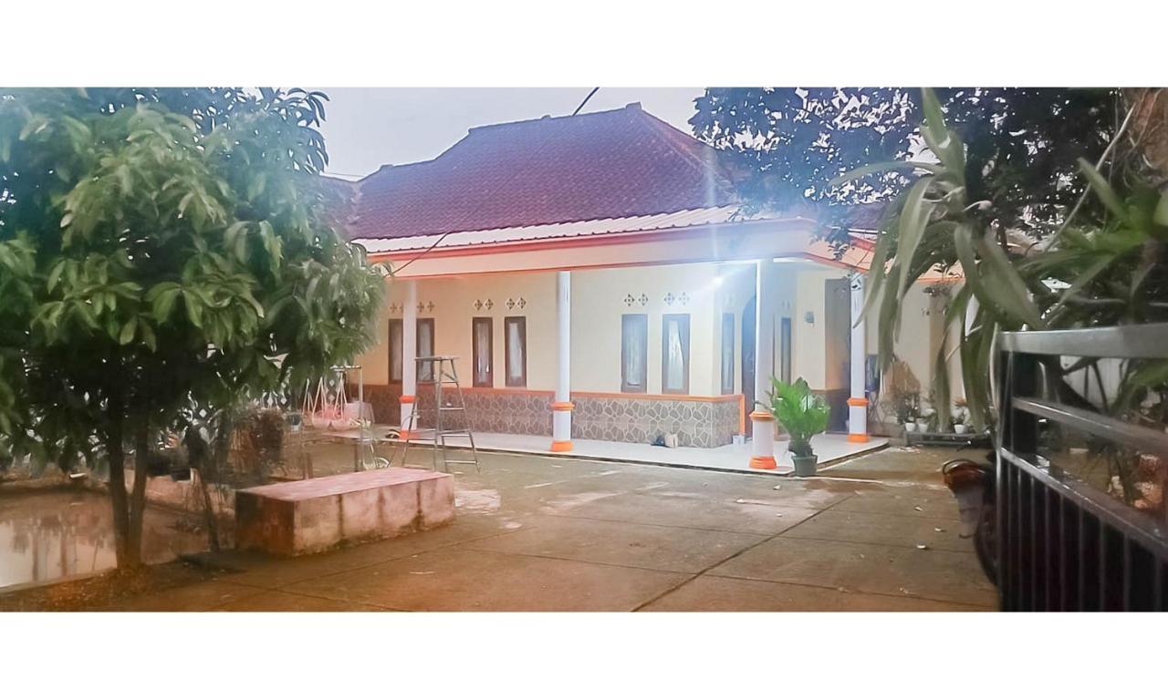 Homestay Bukit Pamoyanan 2 Redpartner Bukanagara Exterior foto